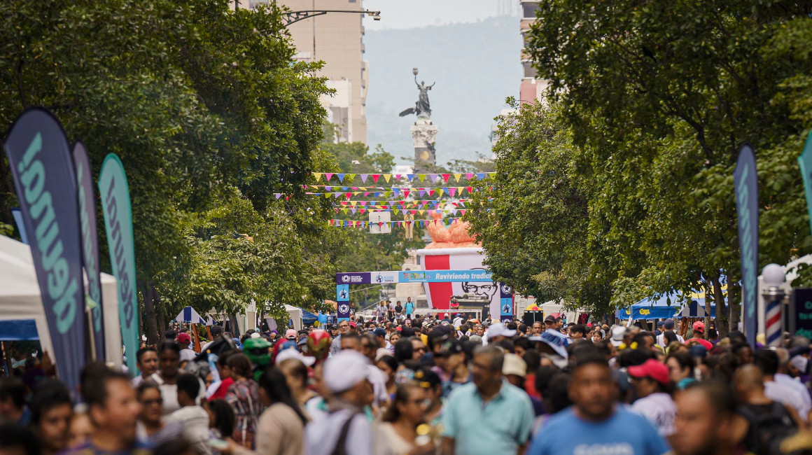 Vías cerradas en Guayaquil por los desfiles de fundación