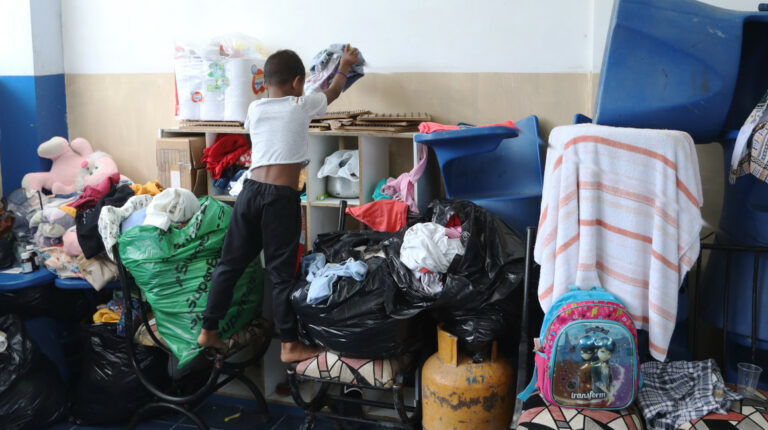 Esmeraldas: Más niños y jóvenes abandonan la escuela o pierden el año