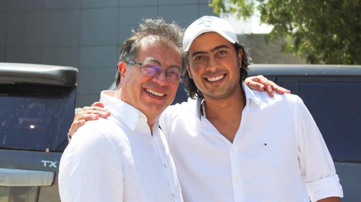 Gustavo Petro, presidente de Colombia, y su hijo mayor Nicolás.