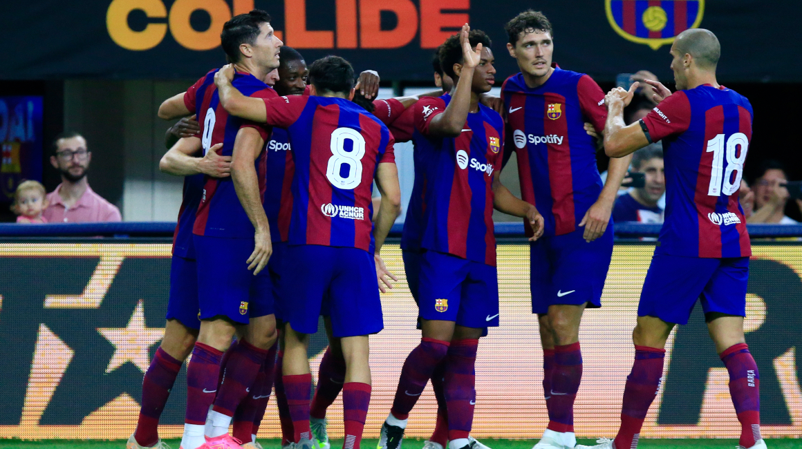Jugadores del FC Barcelona celebran en el partido ante el Real Madrid, el 29 de julio de 2023.