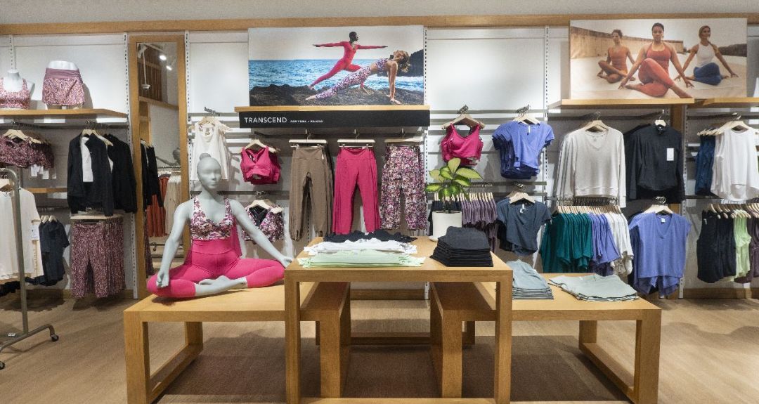 15 prendas de hombre y mujer a buen precio para sumarse a la moda  'athleisure', Escaparate: compras y ofertas