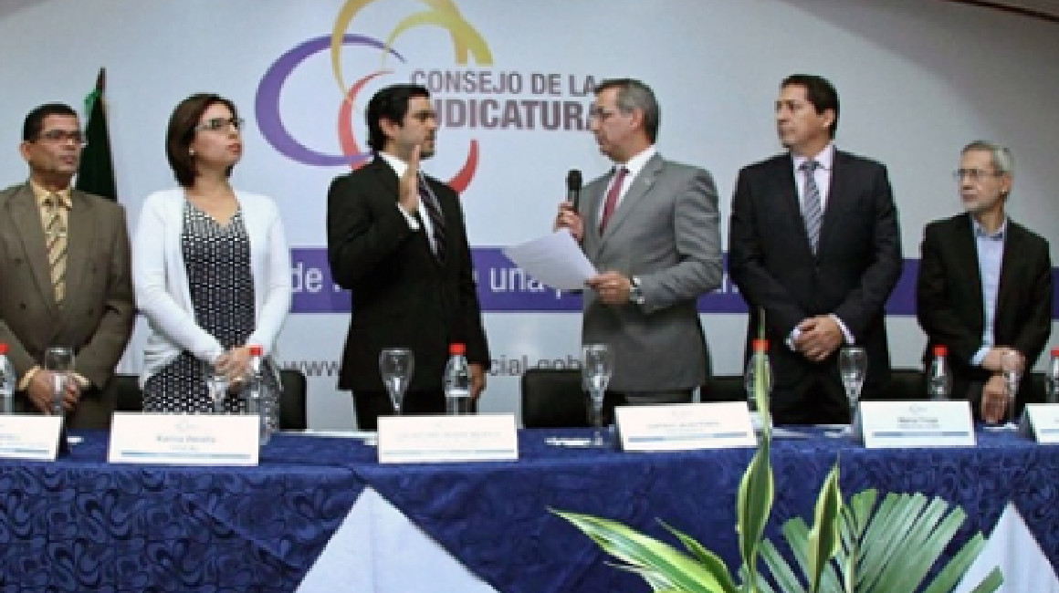 Luis Rivera es posesionado por Gustavo Jalkh como director de la Judicatura en Los Ríos, el 19 de julio de 2017.