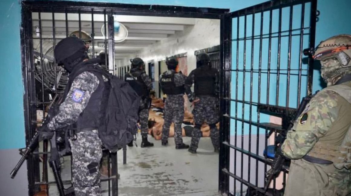 Intervención policial en tres pabellones de la Penitenciaría del Litoral, en Guayaquil, el 3 de agosto de 2023.