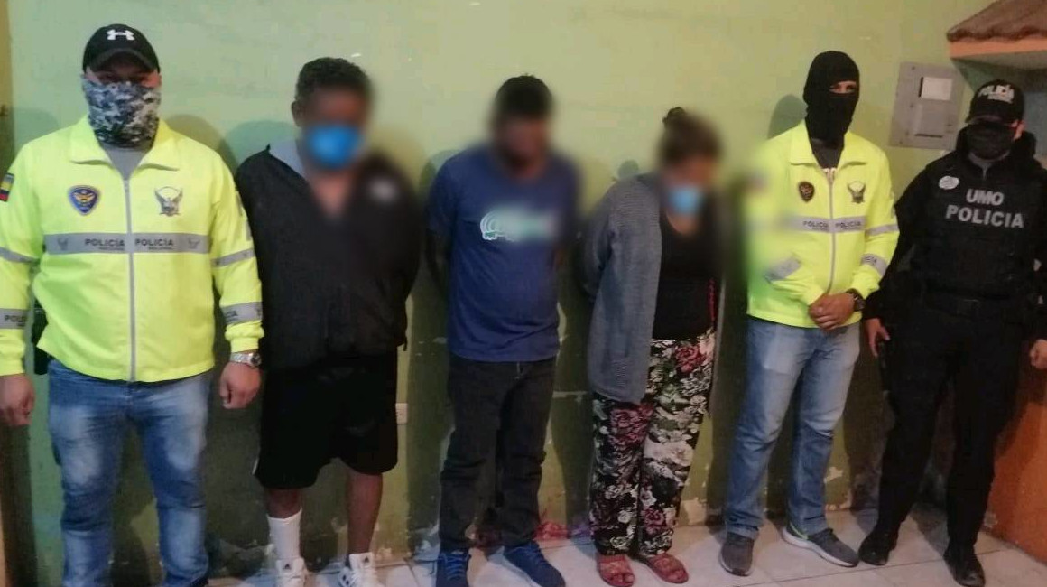 El 22 de agosto de 2020, cinco personas fueron detenidas en posesión de 380 pastillas de éxtasis, en Tungurahua.