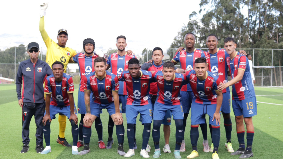 Los jugadores del Deportivo Quito, antes de un partido ante la USFQ, el 30 de julio de 2023.