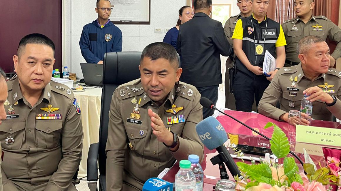 El subdirector de la Policía de Tailandia, Surachate Hakparn (c), detalló el 15 de agosto de 2023 las conclusiones de la investigación por el crimen cometido por el español Daniel Sancho.