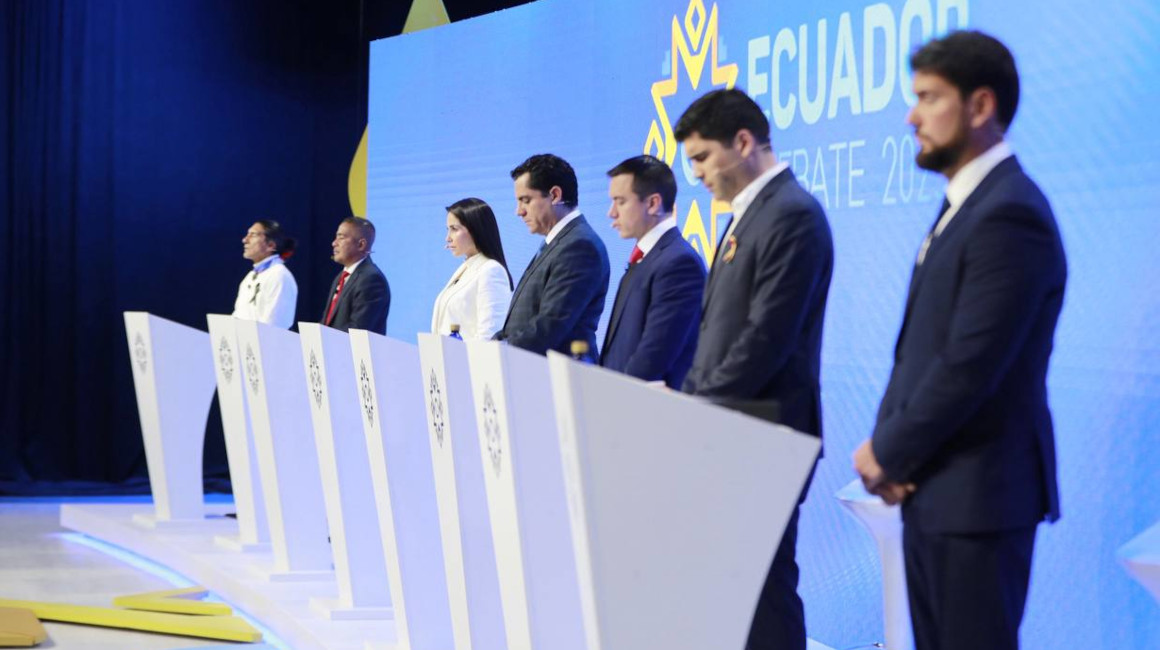 Los candidatos a la Presidencia de la República, durante el debate organizado por el CNE, el 15 de agosto de 2023.