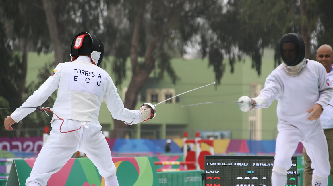 El ecuatoriano Andrés Torres durante su prueba de esgrima en los Juegos Panamericanos Lima 2019.