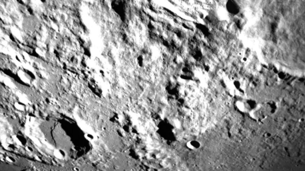 Imagen de una cara de la Luna, en agosto de 2023.