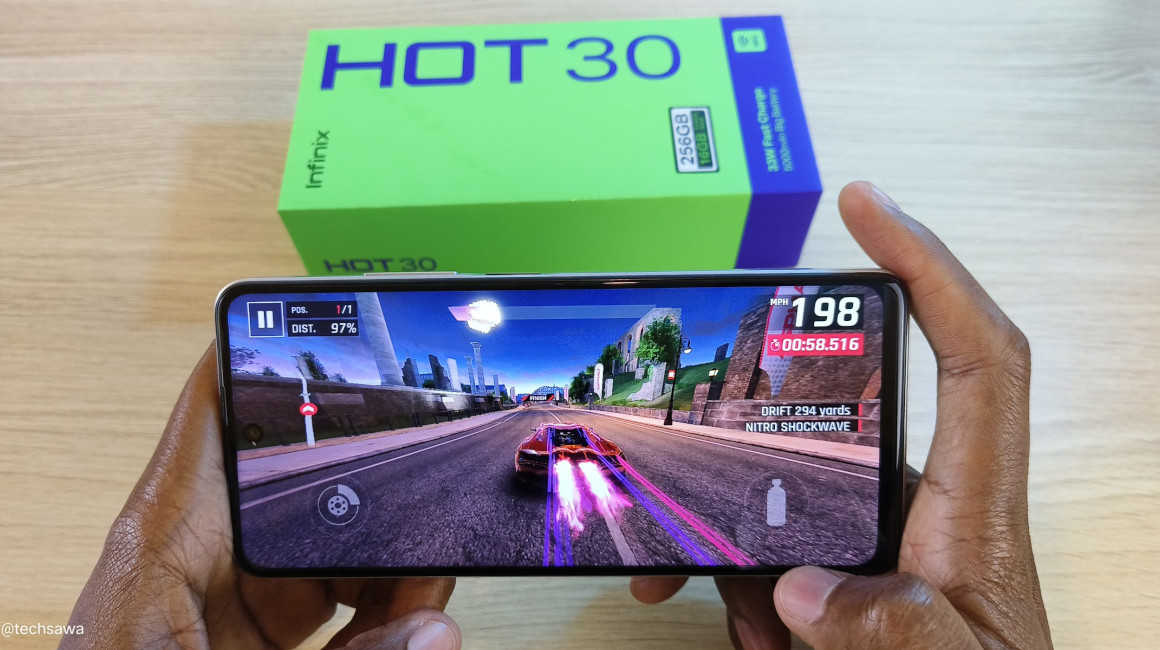 El móvil HOT 30 diseñado para 'gamers'. 