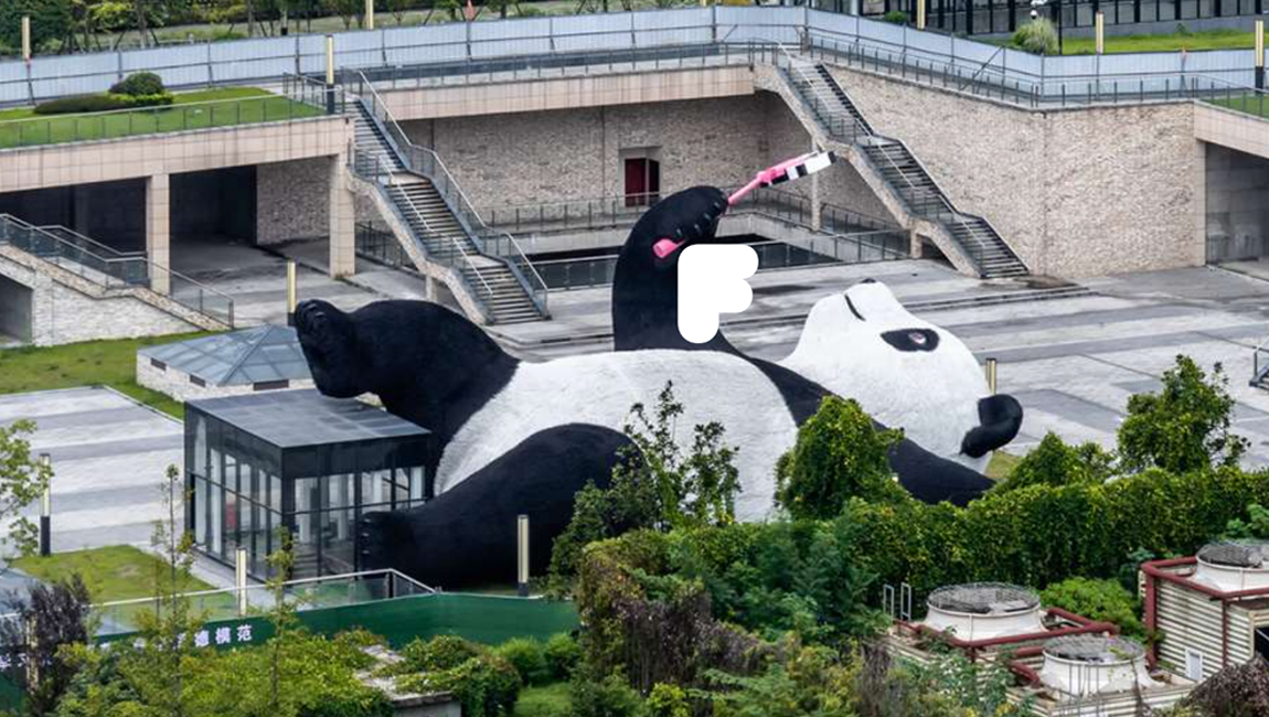 Oso panda gigante, creación de Florentijn Hofman.