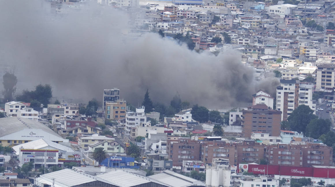 Incendio en el Centro de Adolescentes Infractores Virgilio Guerrero, en el norte de Quito, el 31 de agosto de 2023. 
