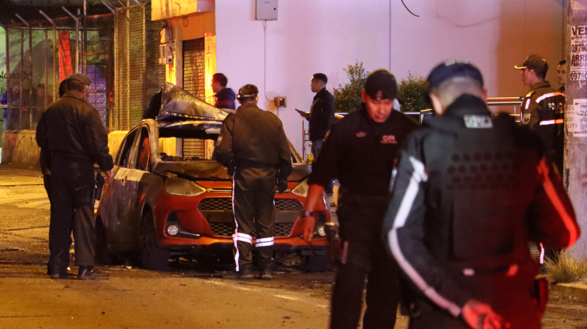 Un atentado con coche bomba se registró en el sector de La Mariscal, en Quito, este 30 de agosto de 2023.