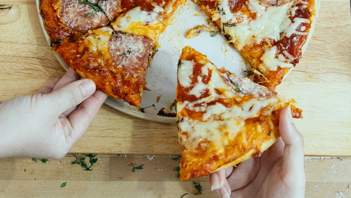 La pizza es un plato disfrutado mundialmente. La más clásica es la napolitana. 