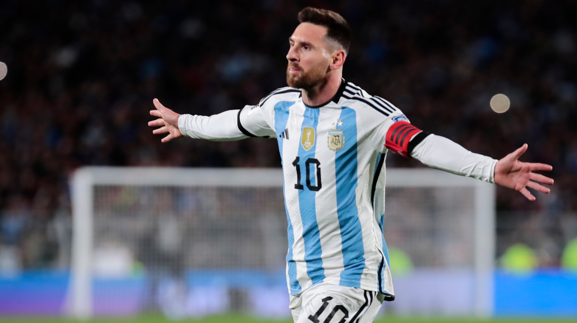 Lionel Messi celebra su gol en el partido de Argentina ante Ecuador, en el estadio Monumental, el 7 de septiembre de 2023.