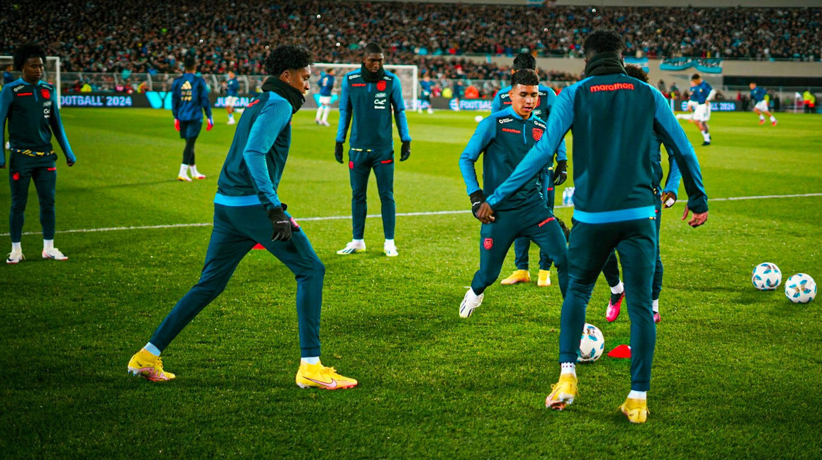 Los jugadores de la selección de Ecuador entrenan antes de enfrentar a Argentina en las Eliminatorias, el 7 de septiembre de 2023.
