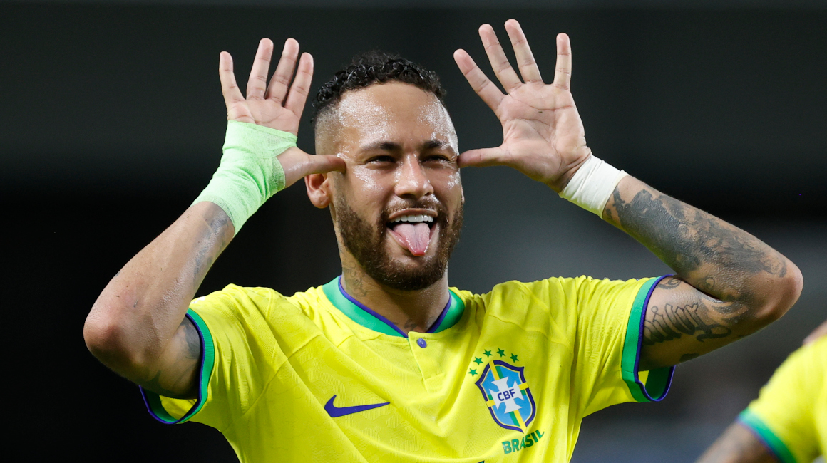 Neymar de Brasil celebra un gol en el partido ante Bolivia por la Fecha 1 de las Eliminatorias Sudamericanas.