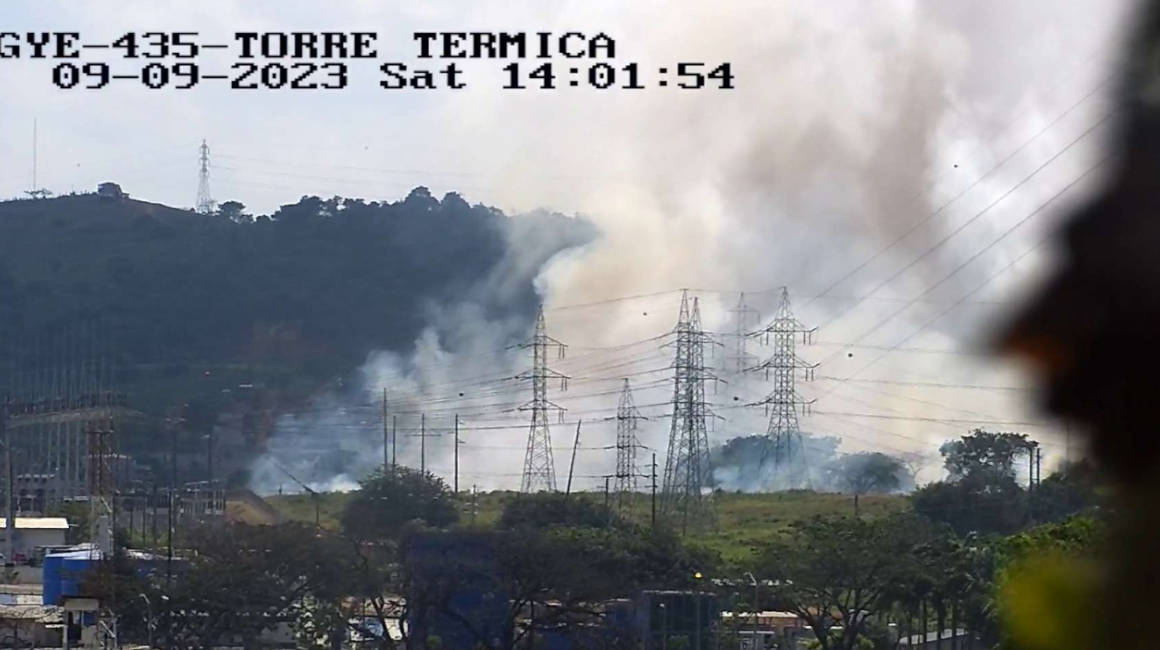 Incendio en el sector de Pascuales, en Guayaquil, el 9 de septiembre de 2023.
