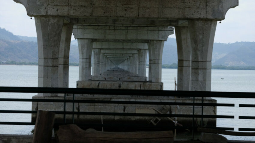 El Cuerpo de Ingenieros del Ejército realizará labores de mantenimiento en el puente Los Caras, en Manabí. 