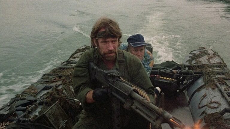 Chuck Norris, en una escena de 'Perdido en acción'.