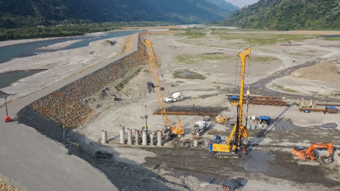 Celec ejecutó obras para enfrentar la erosión regresiva en la hidroeléctrica Coca Codo Sinclair.