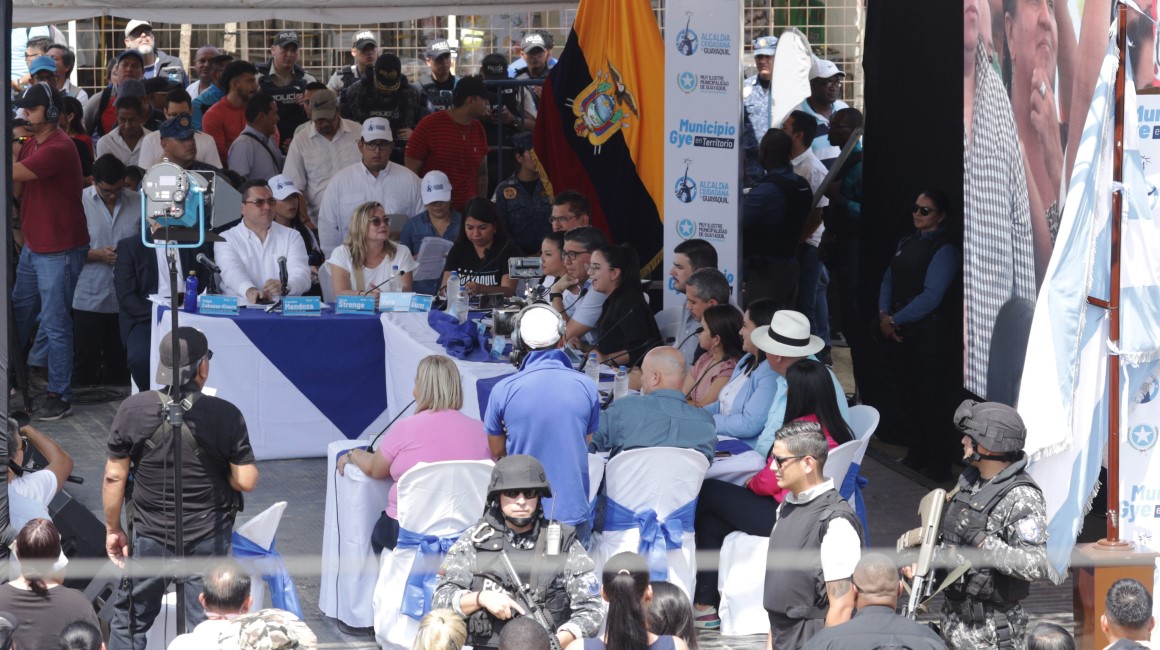 La primera sesión itinerante del Concejo Cantonal de Guayaquil se realizó en Monte Sinaí en medio de un gran operativo de seguridad y 300 policías.