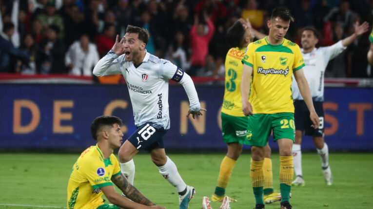 Ezequiel Piovi celebra su gol ante Defensa y Justicia por Copa Sudamericana, este 27 de septiembre de 2023.
