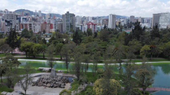 Imagen referencial de edificios en Quito.