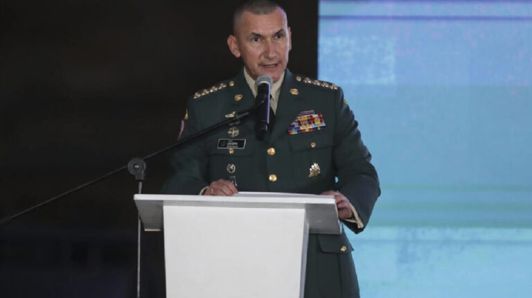 Ejército de Colombia pide inédito perdón por ejecuciones de civiles