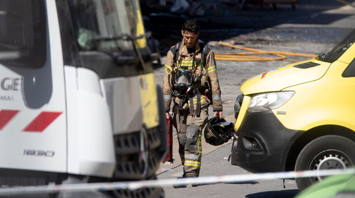 Un bombero en la zona del incendio, en Las Atalayas, de Murcia, España, el 1 de octubre de 2023.