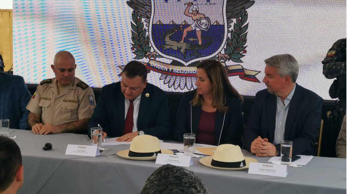 La Federación Ecuatoriana de Exportadores (Fedexpor) y la Policía Nacional firmaron el miércoles 4 de octubre del 2023 un convenio de cooperación por la seguridad de las exportaciones.