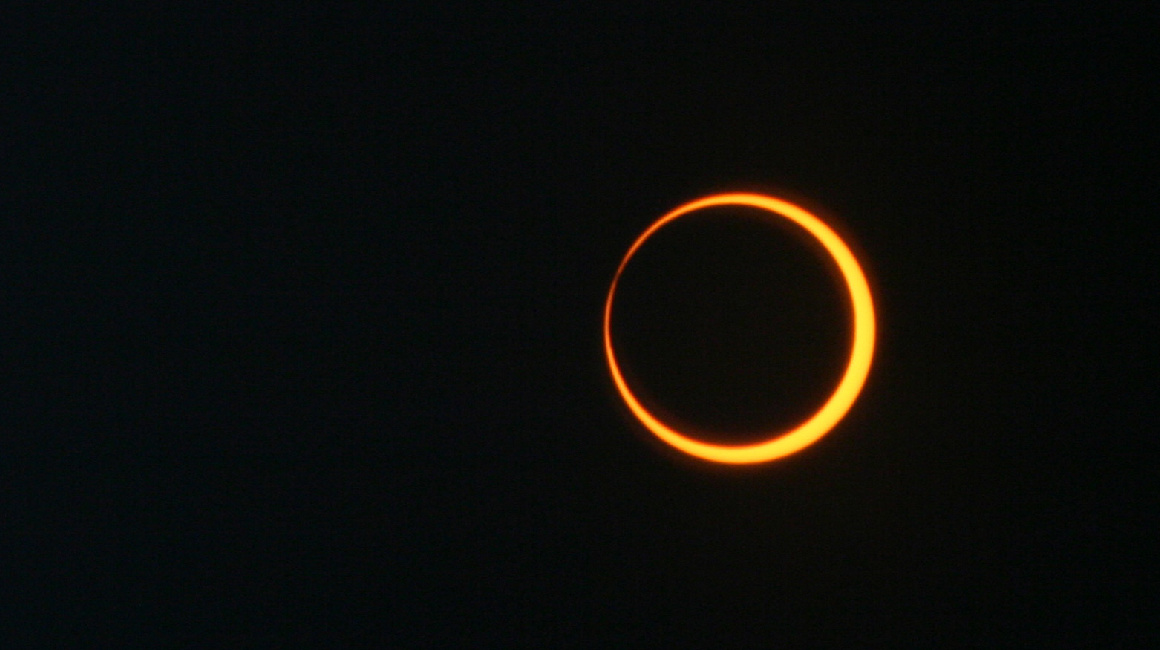 Imagen referencial del Eclipse anular sol