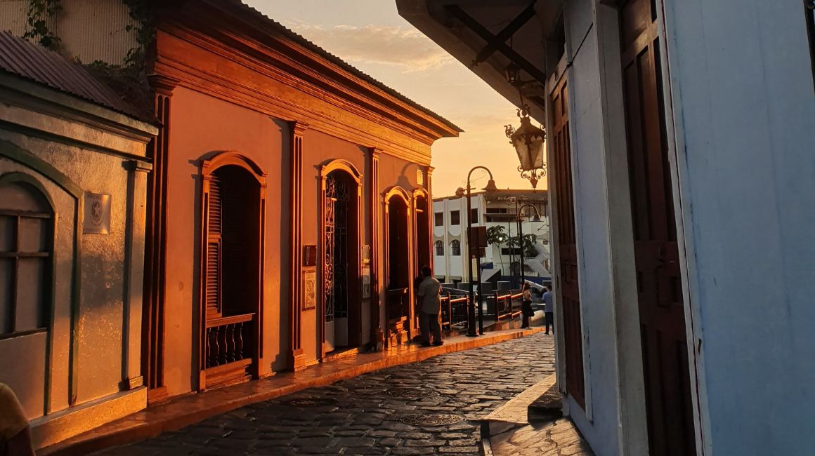 La calle Numa Pompilio Ilona es uno de los principales puntos turísticos de Guayaquil.