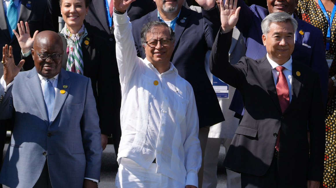 El presidente de Colombia, Gustavo Petro (de blanco) en un encuentro del G77 en Cuba. Septiembre de 2023.