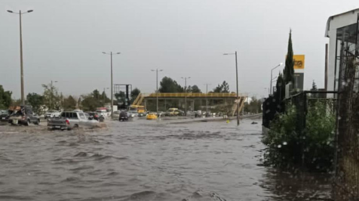Sector de la Ruta Viva inundado tras las fuertes lluvias caídas la tarde del 9 de octubre de 2023.