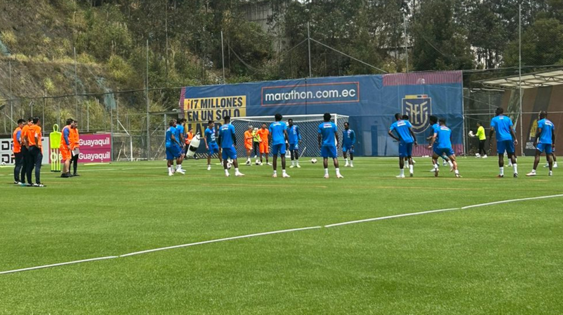 Los jugadores de la Selección de Ecuador se entrenan en Quito, el 10 de octubre de 2023.