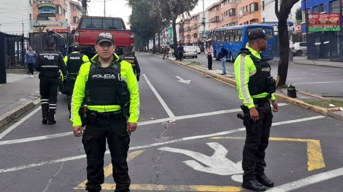 Mimebros de la Policía en Carapungo, norte de Quito, el 11 de octubre de 2023.