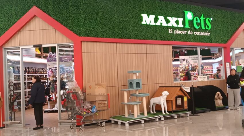 Tienda Maxi Pets, en el Megamaxi de la av. 6 de diciembre, en el centro norte de Quito. Octubre de 2023. 