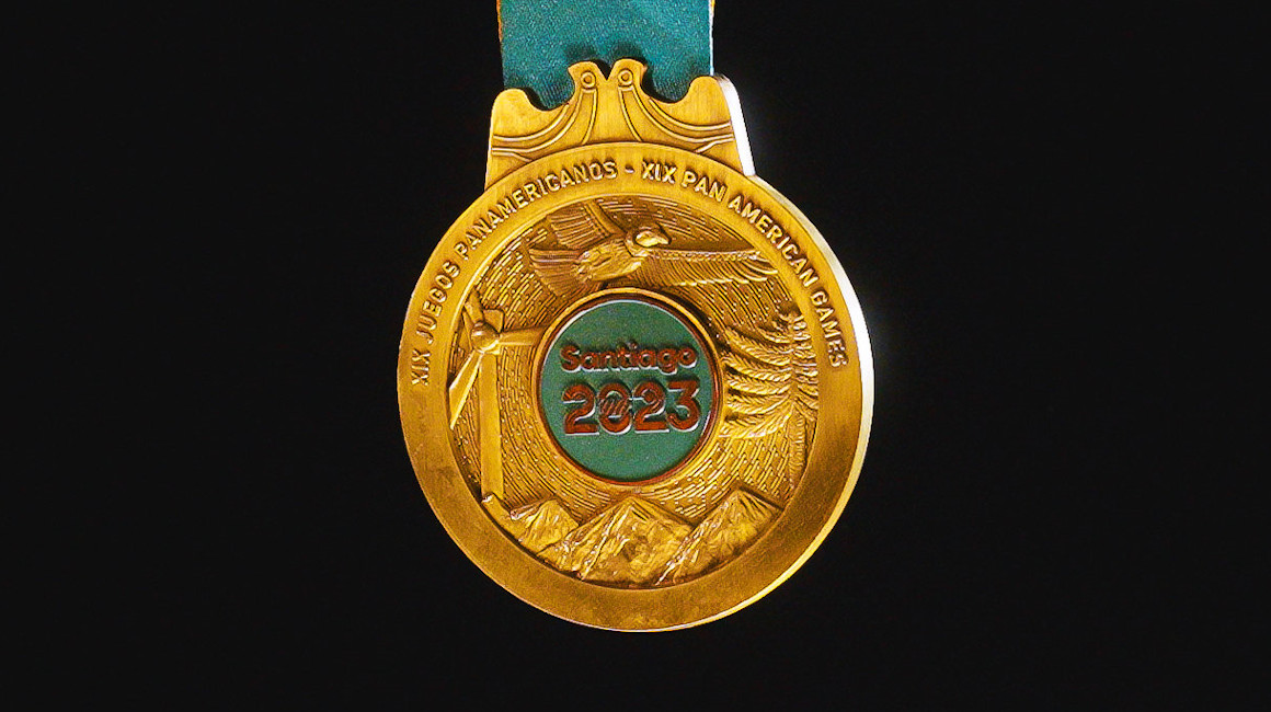 Así son las medallas de oro que se entregarán en los Juegos Panamericanos de Santiago 2023.