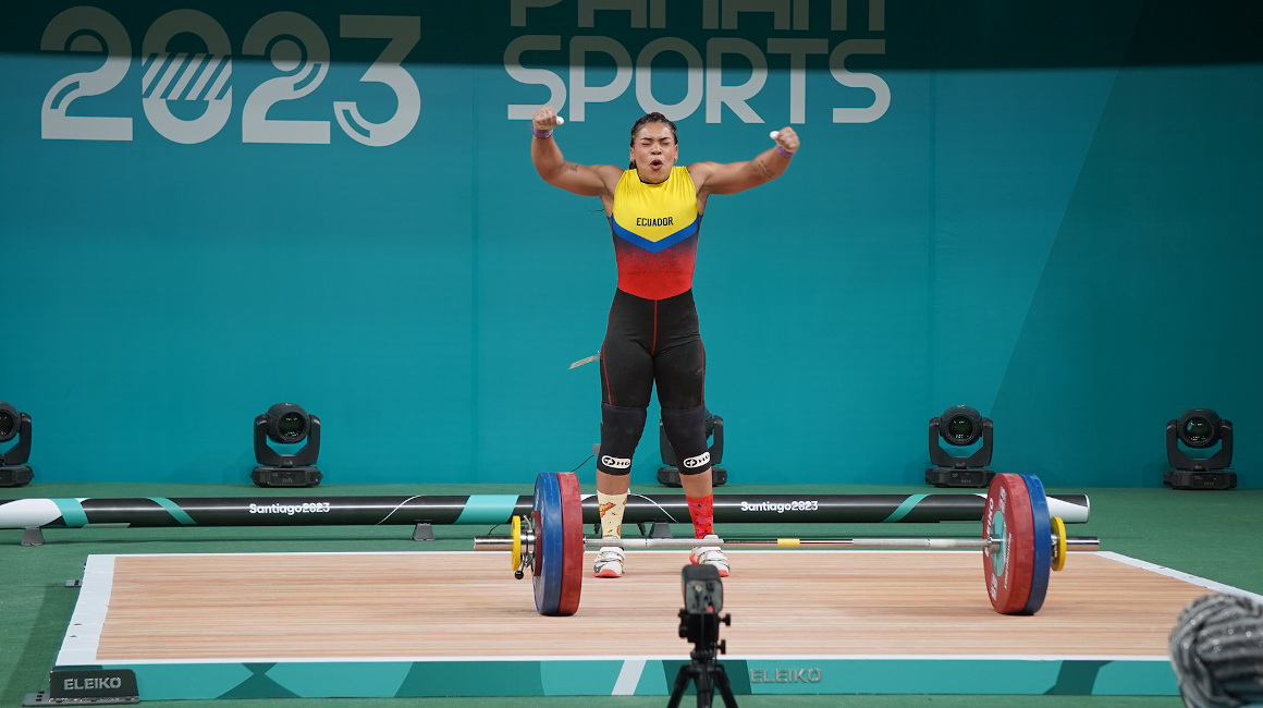 La pesista ecuatoriana, Angie Palacios, durante su participación en los Juegos Panamericanos, el domingo 22 de octubre de 2023.