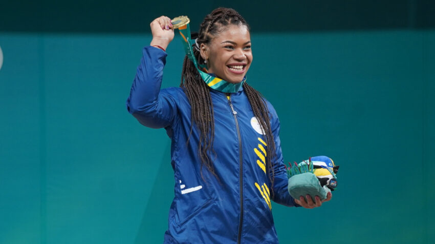 Angie Palacios, con su medalla de oro, en los Juegos Panamericanos de Santiago. 