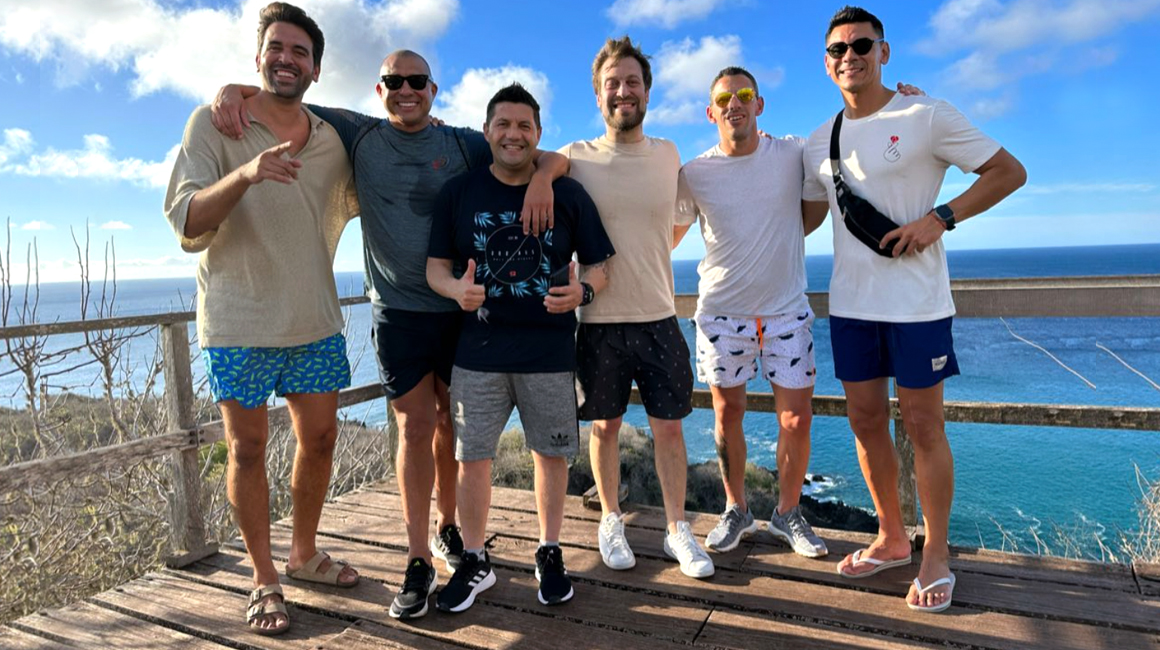 David Trezeguet, Óscar Ustari, Maxi Rodríguez, entre otros personajes, de visita en las Islas Galápagos, el 23 de octubre de 2023.