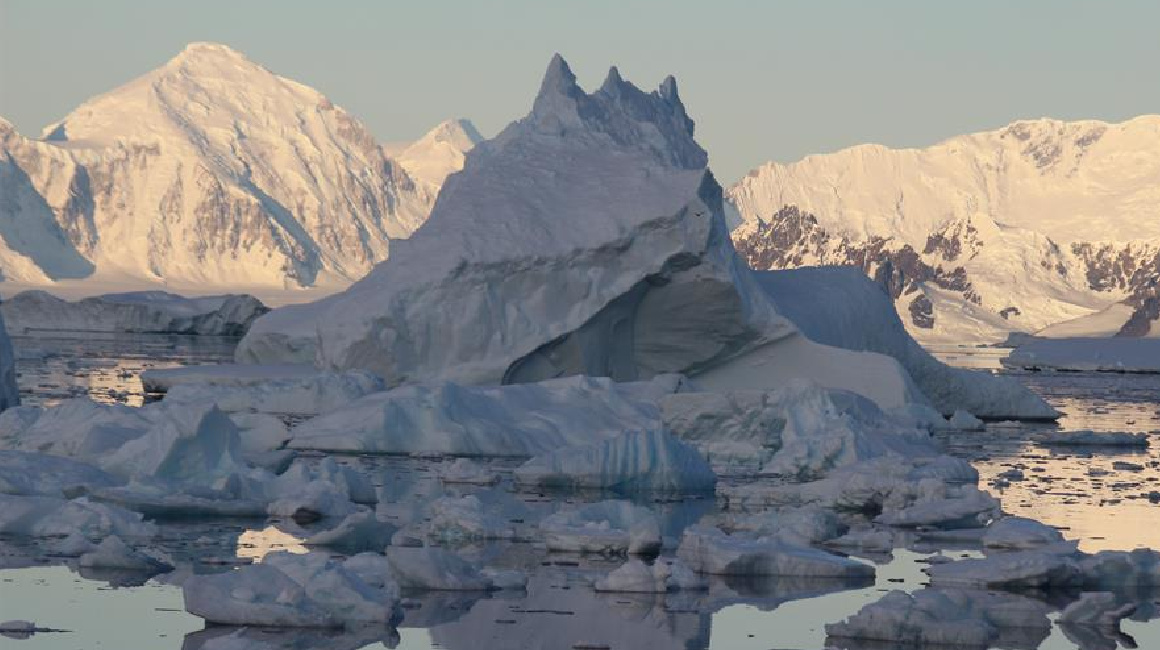 Efectos del calentamiento global en la Antártida el 23 de octubre de 2023.