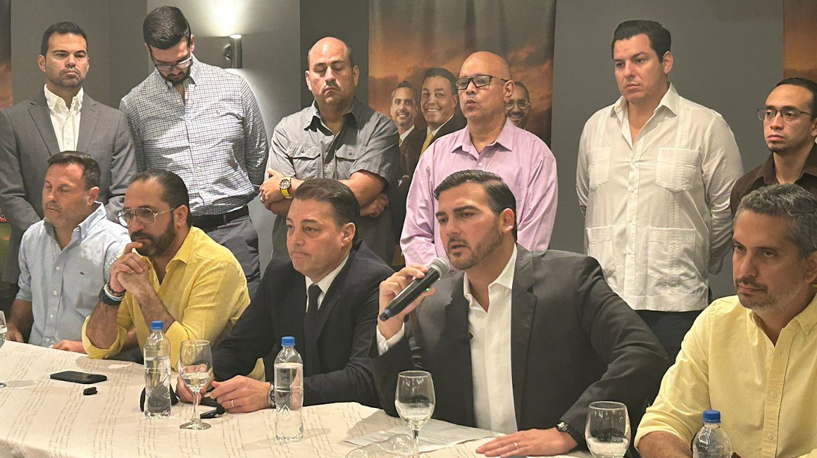Carlos Alfaro Moreno y Antonio Álvarez en rueda de prensa, el 26 de octubre de 2023.