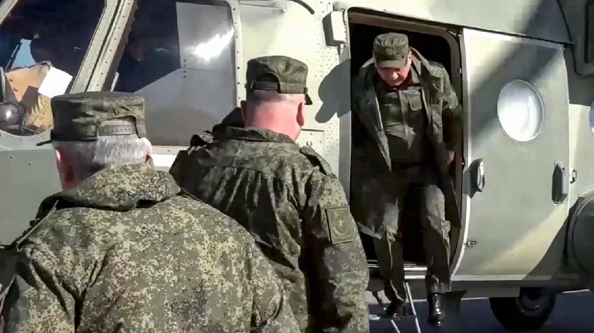Sergei Shoigu, ministro de Defensa de Rusia, inspeccionó a las tropas en el frente de Ucrania.
