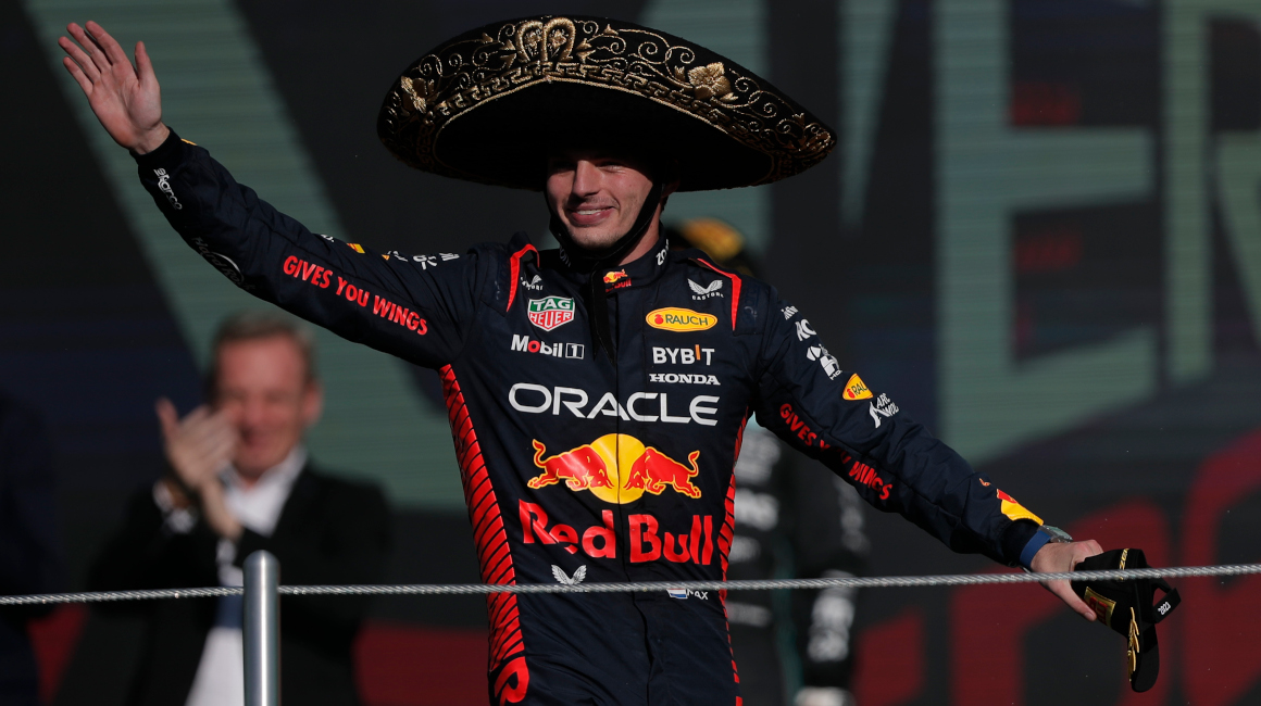 Max Verstappen, de Red Bull saluda al final del Gran Premio de México de Fórmula 1, el domingo 29 de octubre de 2023.