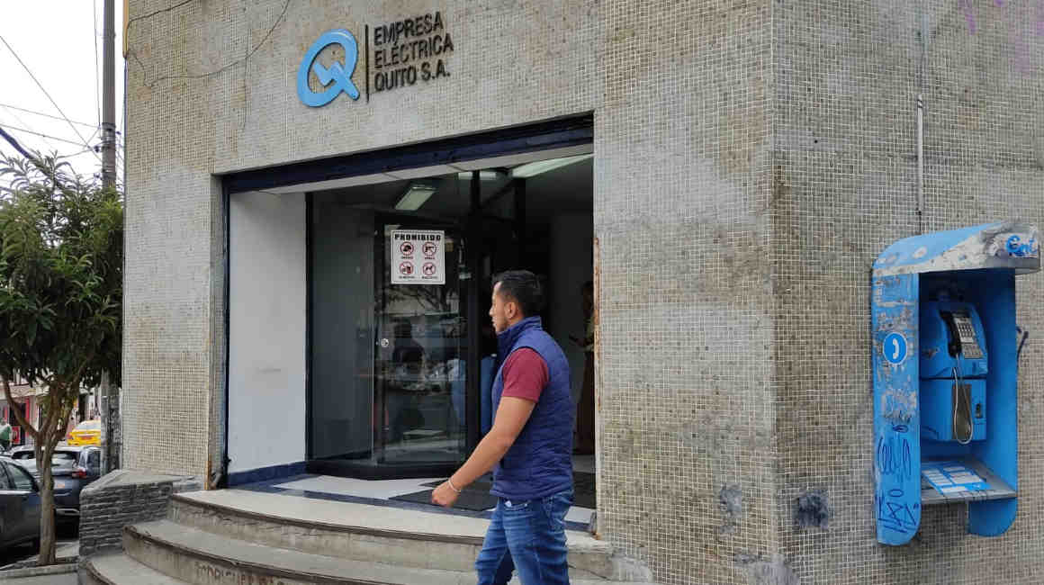Imagen referencial de la Empresa El{ectrica Quito, en la avenida 10 de Agosto y Bartolomé de la Casa, en Quito.