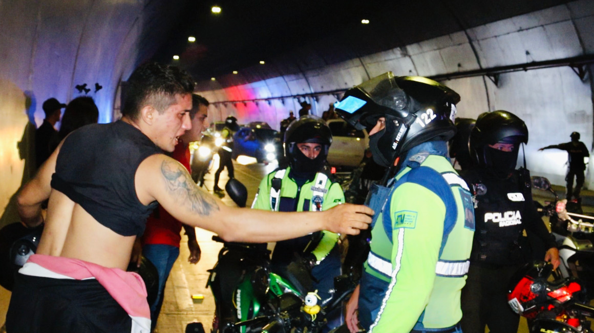 Terror en Guayaquil: motociclistas provocan caos