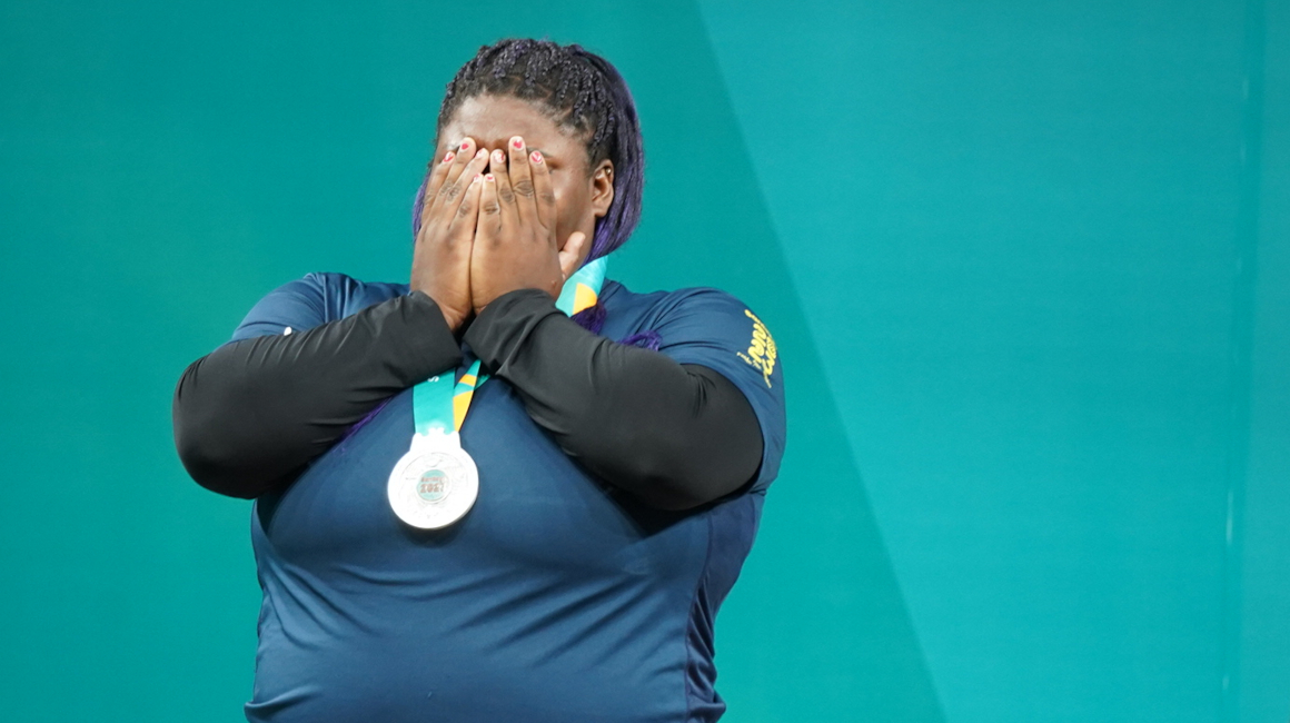 Lisseth Ayoví llora con su medalla de plata de los Juegos Panamericanos. 