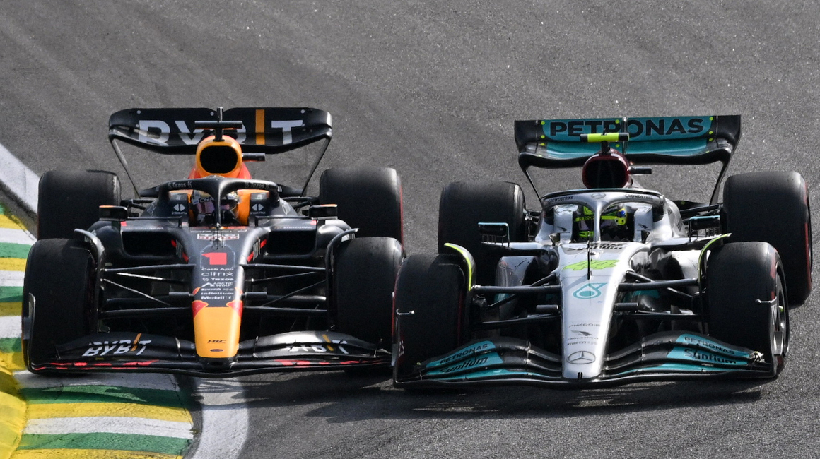 Max Verstappen y Lewis Hamilton durante el Gran Premio de Brasil de Fórmula 1, el 13 de noviembre de 2022.